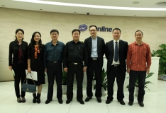 深圳市南山區(qū)副區(qū)長(zhǎng)王東一行蒞臨長(zhǎng)亮科技調(diào)研考察